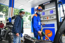 Giá xăng dầu tiếp tục giảm, xăng E5RON92 về dưới mức 18.500 đồng/lít